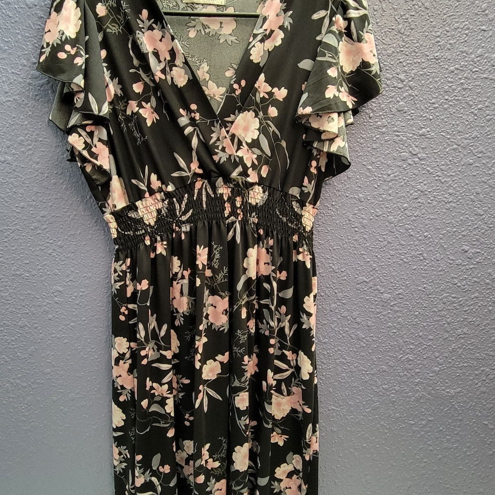 Dress - Picture 2 of 2